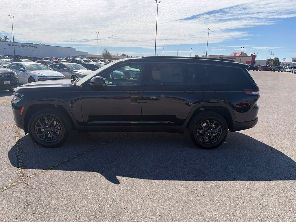 2027 Jeep Grand Cherokee GRAND CHEROKEE L LAREDO ALTITUDE 4X2