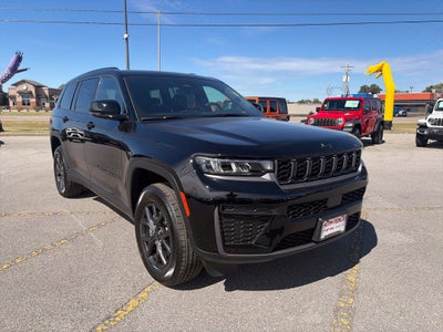2027 Jeep Grand Cherokee GRAND CHEROKEE L LAREDO ALTITUDE 4X2