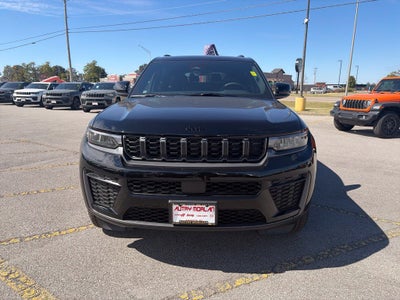 2027 Jeep Grand Cherokee GRAND CHEROKEE L LAREDO ALTITUDE 4X2