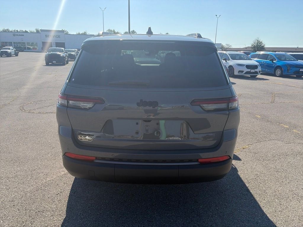 2027 Jeep Grand Cherokee GRAND CHEROKEE L LAREDO ALTITUDE 4X4