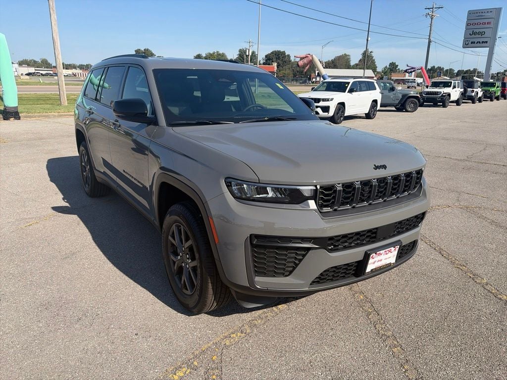 2027 Jeep Grand Cherokee GRAND CHEROKEE L LAREDO ALTITUDE 4X4