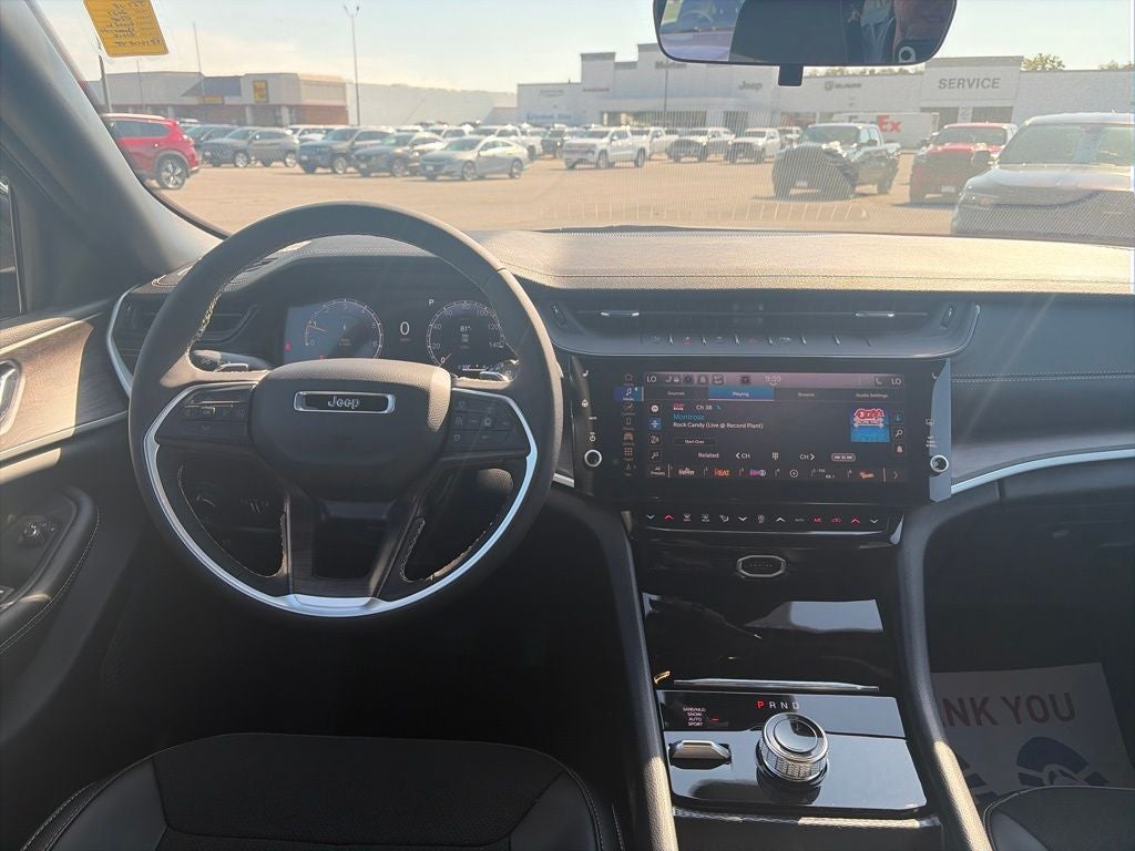 2027 Jeep Grand Cherokee GRAND CHEROKEE L LAREDO ALTITUDE 4X4