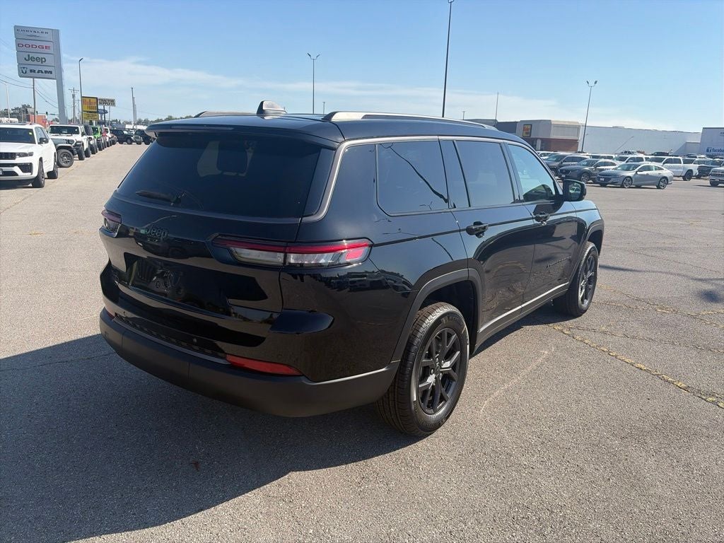 2027 Jeep Grand Cherokee GRAND CHEROKEE L LAREDO ALTITUDE 4X4