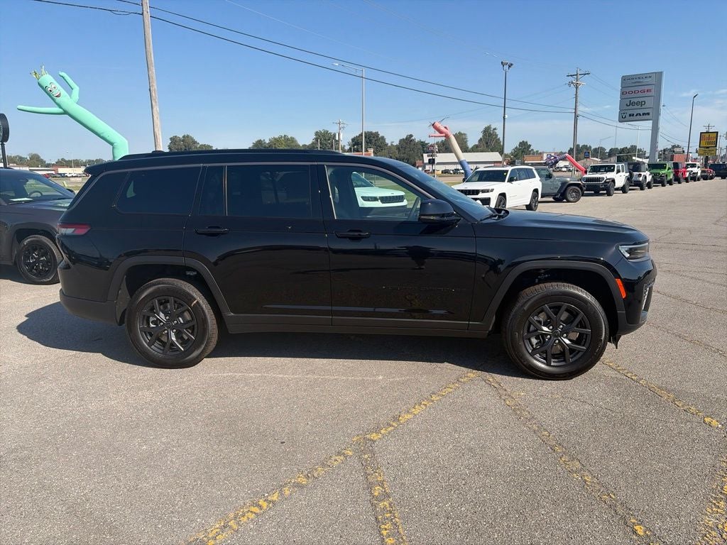 2027 Jeep Grand Cherokee GRAND CHEROKEE L LAREDO ALTITUDE 4X4
