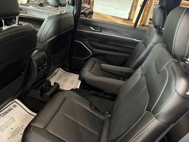 2026 Jeep Grand Cherokee GRAND CHEROKEE L LIMITED RESERVE 4X4