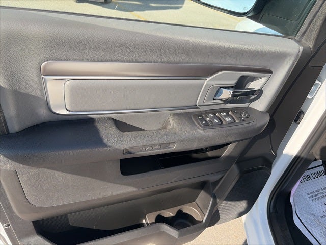 2023 RAM 1500 Classic SLT Crew Cab 4x2 5'7' Box