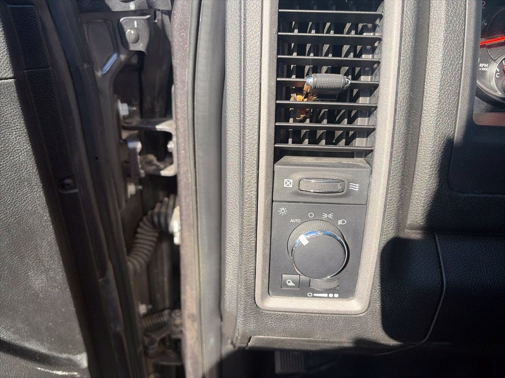 2021 RAM 1500 Classic SSV Crew Cab 4x4 5'7' Box