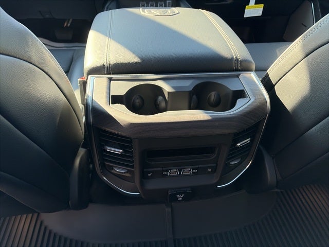 2026 RAM Ram 1500 RAM 1500 LARAMIE CREW CAB 4X2 5'7' BOX