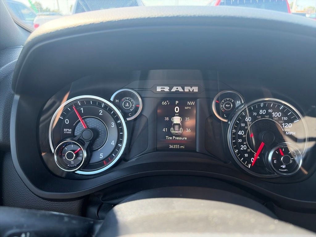 2023 RAM 1500 Big Horn Crew Cab 4x4 5'7' Box