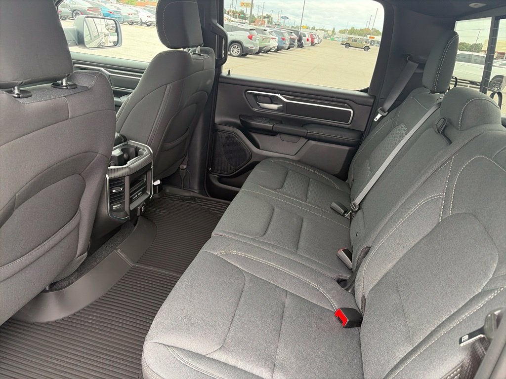 2027 RAM Ram 1500 RAM 1500 BIG HORN CREW CAB 4X4 5'7' BOX
