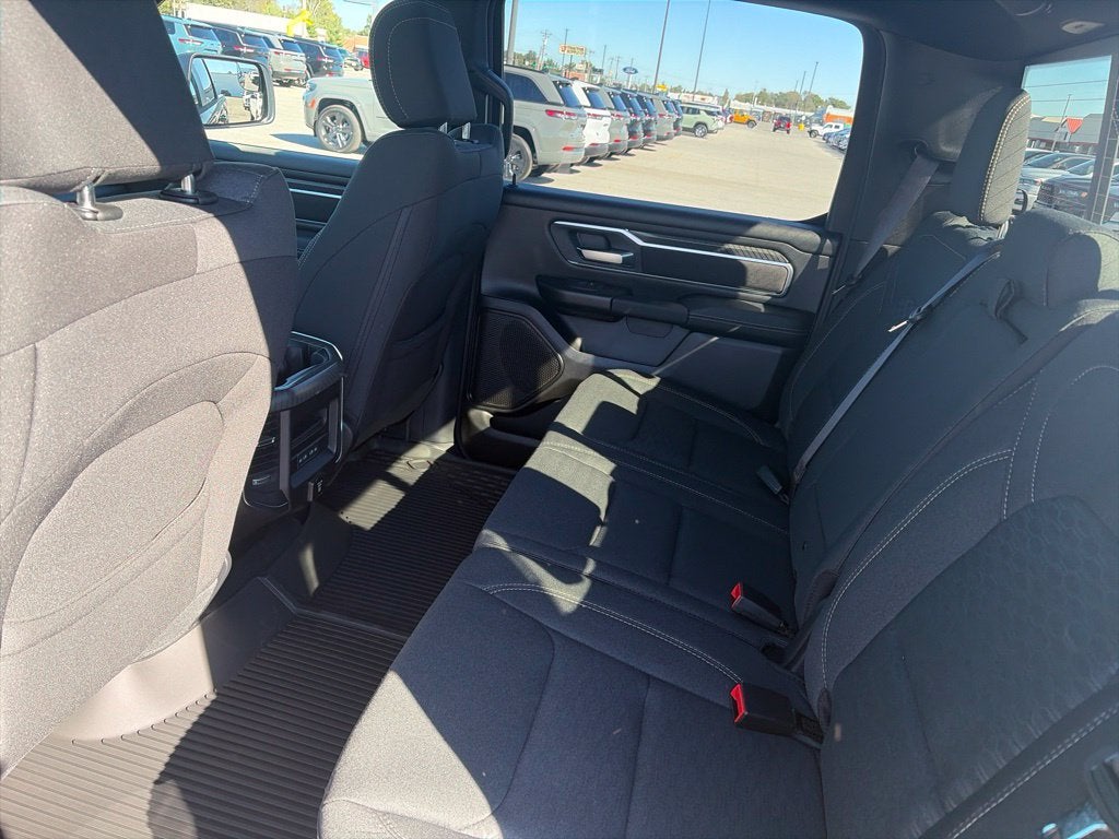 2027 RAM Ram 1500 RAM 1500 BIG HORN CREW CAB 4X4 5'7' BOX