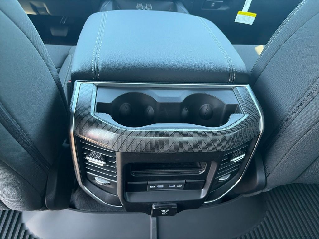 2027 RAM Ram 1500 RAM 1500 BIG HORN CREW CAB 4X4 5'7' BOX
