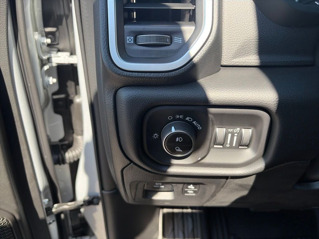 2027 RAM Ram 1500 RAM 1500 BIG HORN CREW CAB 4X4 5'7' BOX