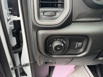 2026 RAM Ram 1500 RAM 1500 TRADESMAN CREW CAB 4X4 5'7' BOX