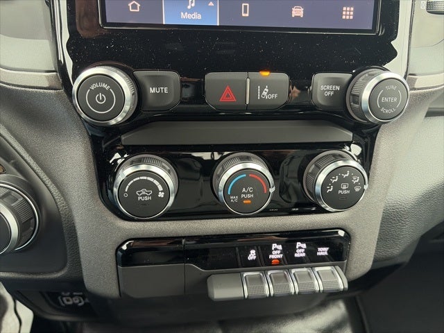 2026 RAM Ram 1500 RAM 1500 TRADESMAN CREW CAB 4X4 5'7' BOX