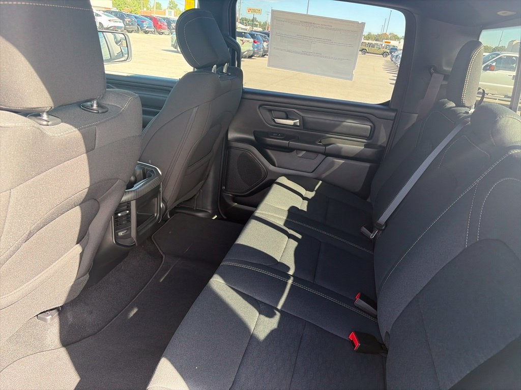 2027 RAM Ram 1500 RAM 1500 EXPRESS CREW CAB 4X4 5'7' BOX