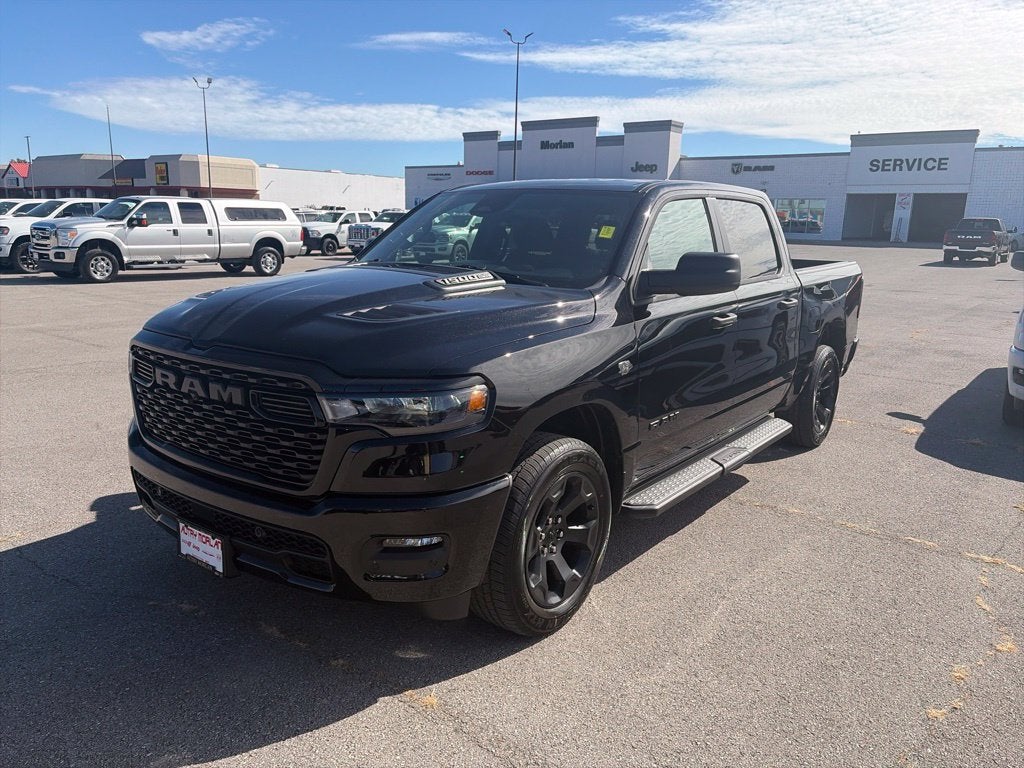 2027 RAM Ram 1500 RAM 1500 EXPRESS CREW CAB 4X4 5'7' BOX