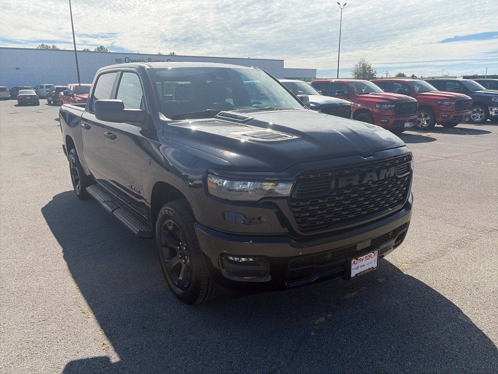 2027 RAM Ram 1500 RAM 1500 EXPRESS CREW CAB 4X4 5'7' BOX