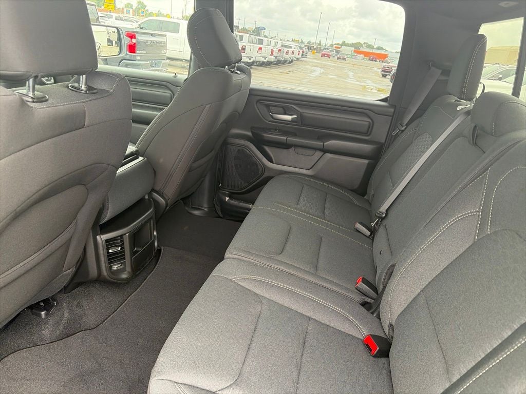 2027 RAM Ram 1500 RAM 1500 EXPRESS CREW CAB 4X4 5'7' BOX