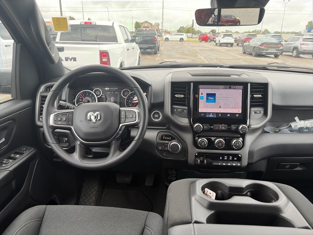 2027 RAM Ram 1500 RAM 1500 EXPRESS CREW CAB 4X4 5'7' BOX
