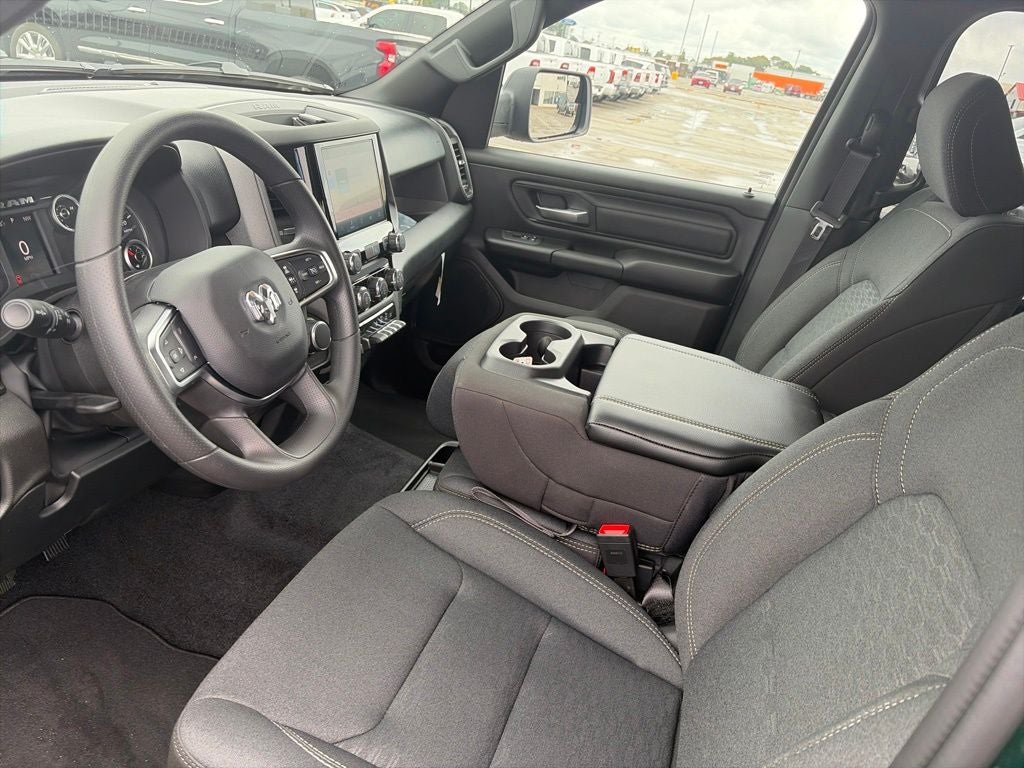 2027 RAM Ram 1500 RAM 1500 EXPRESS CREW CAB 4X4 5'7' BOX