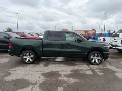 2027 RAM Ram 1500 RAM 1500 EXPRESS CREW CAB 4X4 5'7' BOX