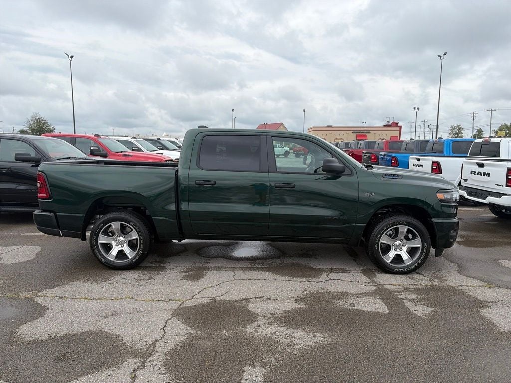 2027 RAM Ram 1500 RAM 1500 EXPRESS CREW CAB 4X4 5'7' BOX