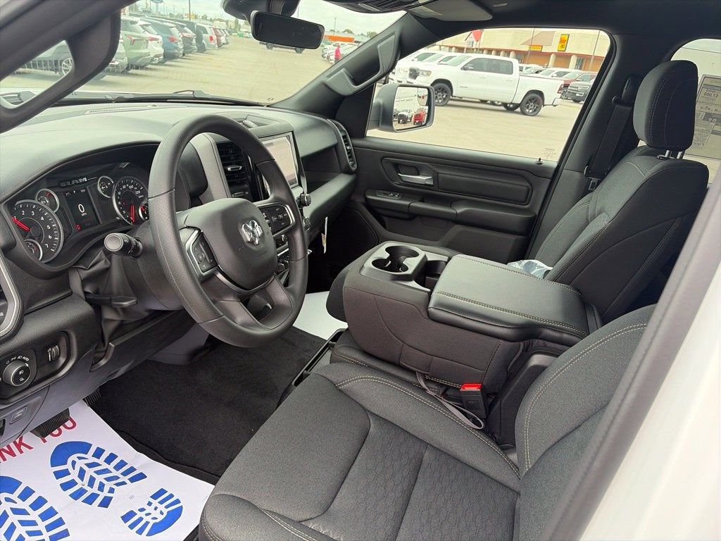 2027 RAM Ram 1500 RAM 1500 EXPRESS CREW CAB 4X4 5'7' BOX