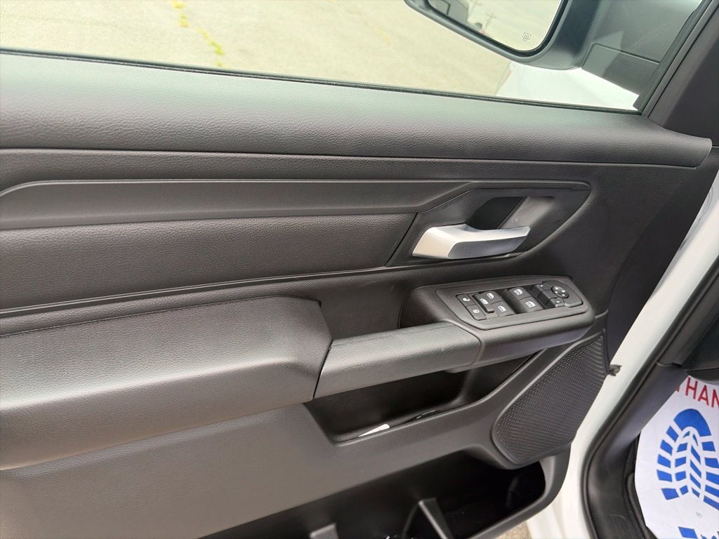 2027 RAM Ram 1500 RAM 1500 EXPRESS CREW CAB 4X4 5'7' BOX