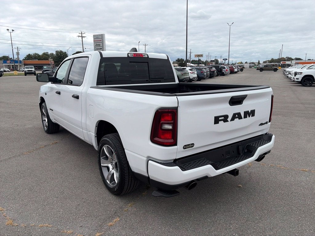2027 RAM Ram 1500 RAM 1500 EXPRESS CREW CAB 4X4 5'7' BOX