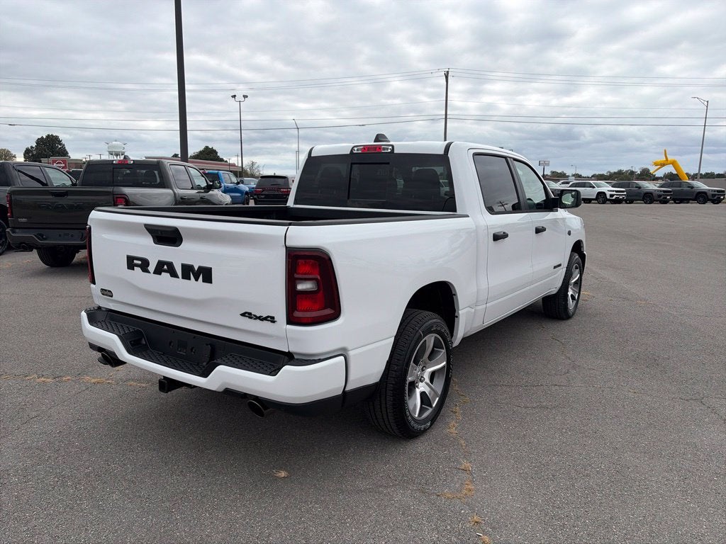 2027 RAM Ram 1500 RAM 1500 EXPRESS CREW CAB 4X4 5'7' BOX
