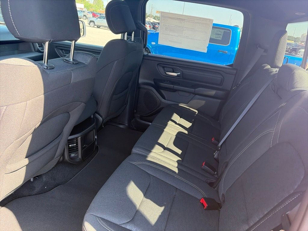 2026 RAM 1500 RAM 1500 EXPRESS CREW CAB 4X4 5'7' BOX