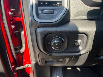 2026 RAM 1500 RAM 1500 EXPRESS CREW CAB 4X4 5'7' BOX