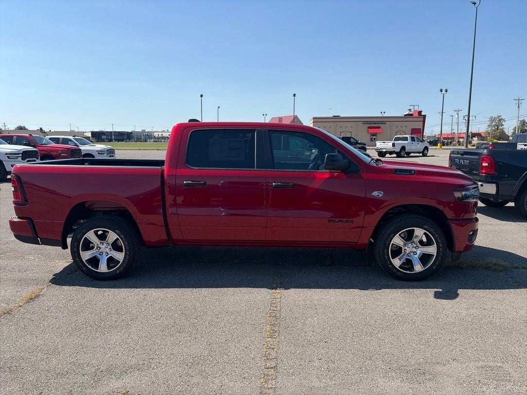 2026 RAM 1500 RAM 1500 EXPRESS CREW CAB 4X4 5'7' BOX