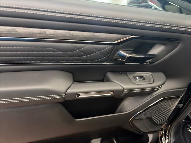 2026 RAM 1500 RAM 1500 LIMITED CREW CAB 4X4 5'7' BOX