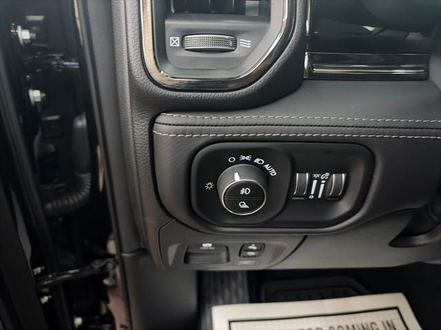 2026 RAM 1500 RAM 1500 LIMITED CREW CAB 4X4 5'7' BOX