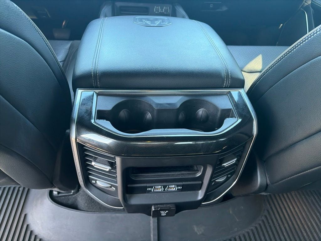 2022 RAM 1500 Laramie Crew Cab 4x4 5'7' Box
