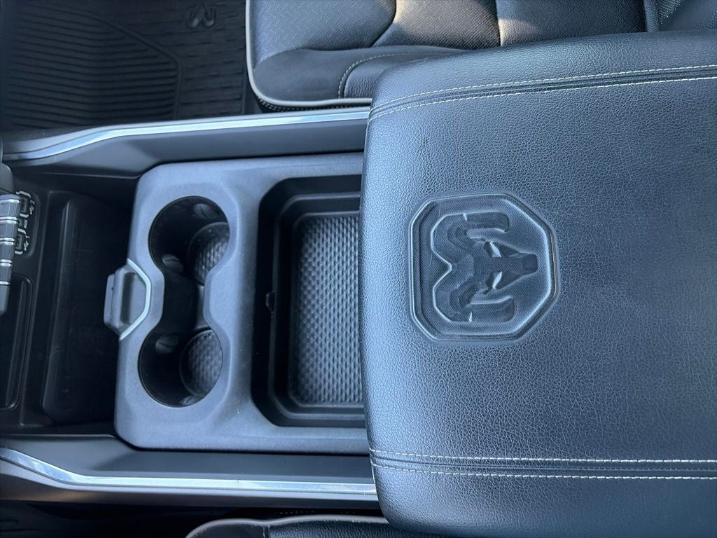 2022 RAM 1500 Laramie Crew Cab 4x4 5'7' Box
