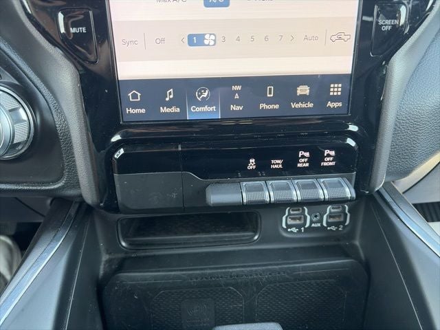 2022 RAM 1500 Laramie Crew Cab 4x4 5'7' Box