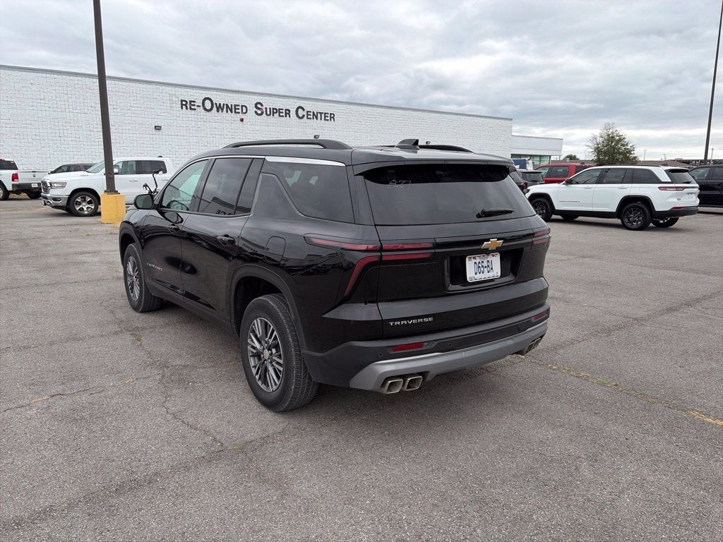 2026 Chevrolet Traverse FWD LT