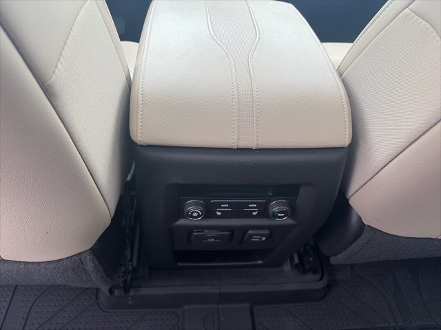 2023 Chevrolet Traverse AWD Premier