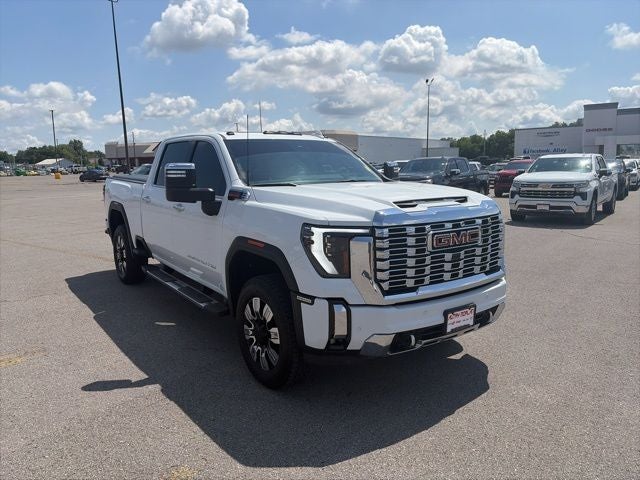 2025 GMC Sierra 2500HD 4WD Crew Cab Standard Bed Denali