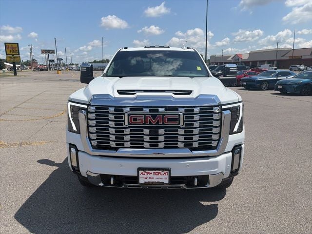 2025 GMC Sierra 2500HD 4WD Crew Cab Standard Bed Denali
