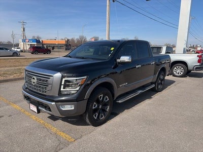 2021 Nissan TITAN Crew Cab Platinum Reserve 4x4