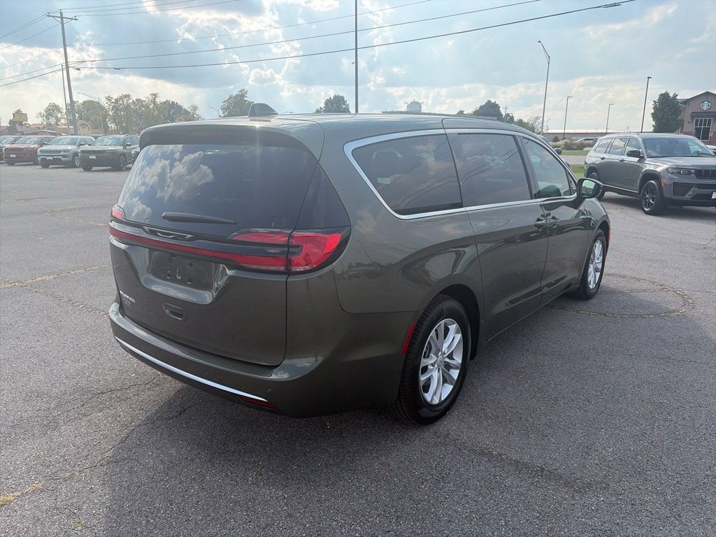 2027 Chrysler Pacifica PACIFICA SELECT