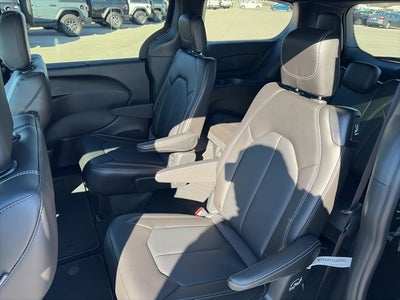 2026 Chrysler Voyager VOYAGER LX