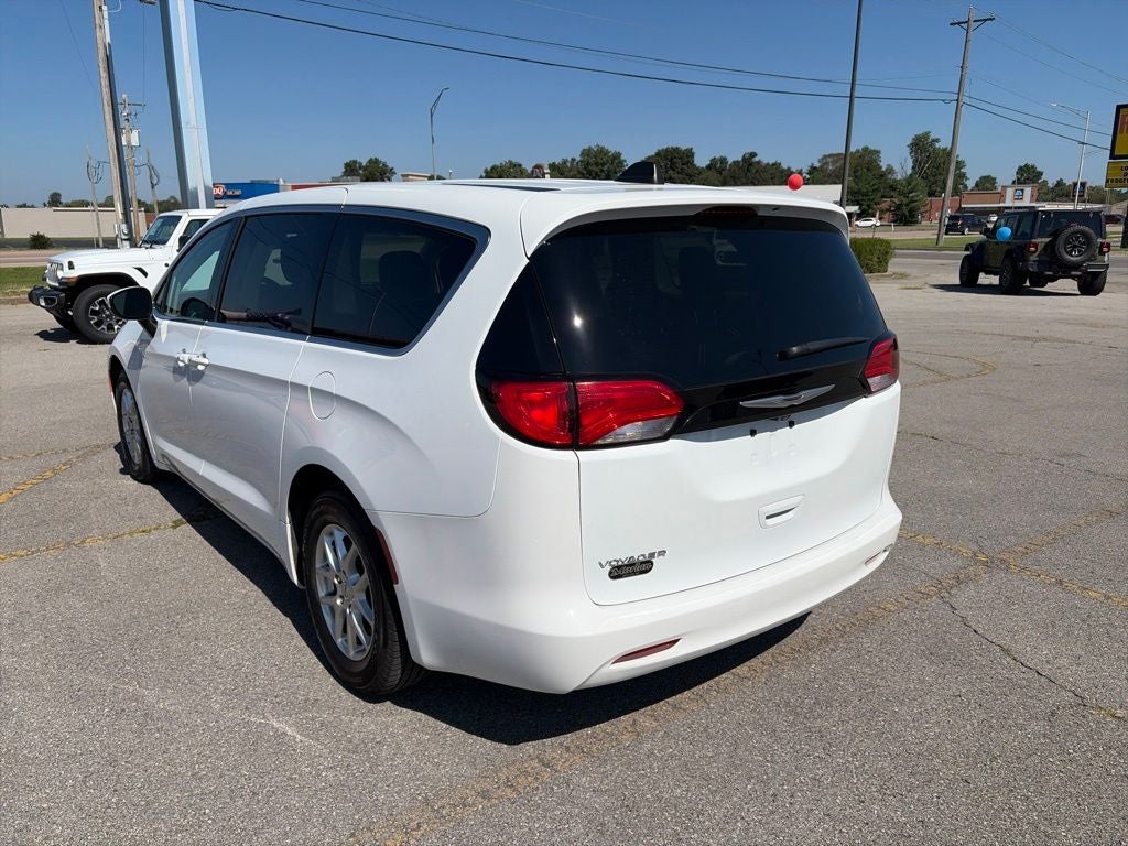 2023 Chrysler Voyager LX