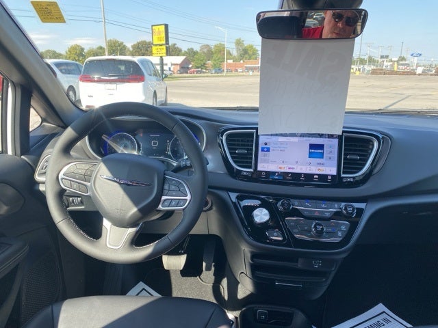 2026 Chrysler Voyager VOYAGER LX