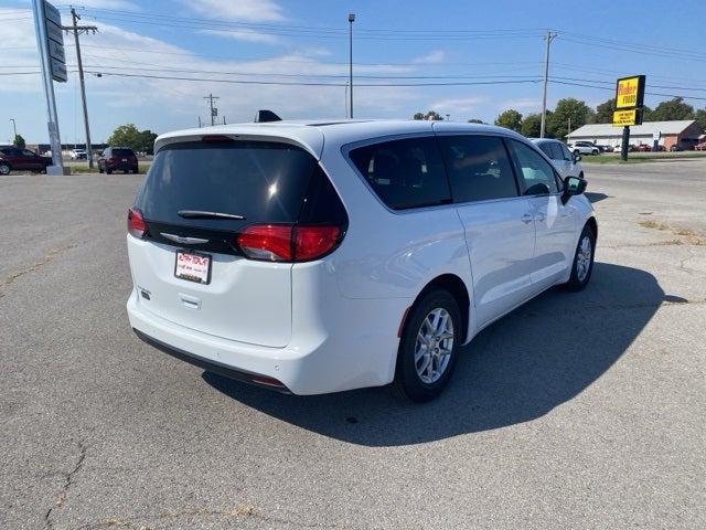 2026 Chrysler Voyager VOYAGER LX