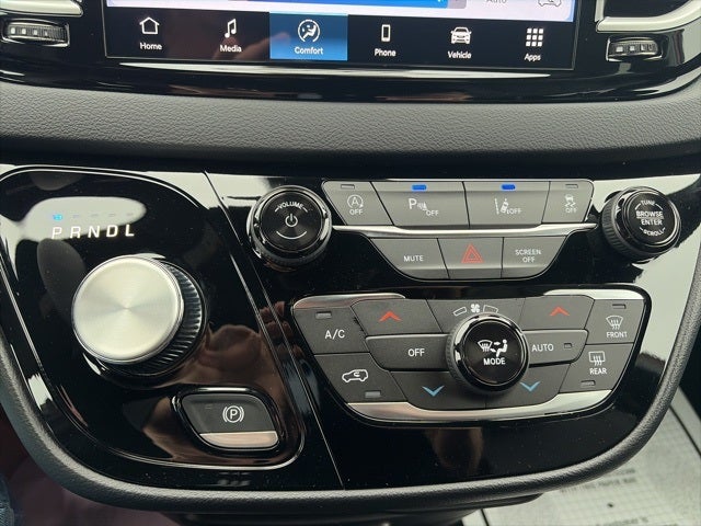 2026 Chrysler Voyager VOYAGER LX